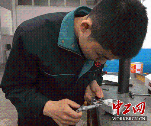 MK体育_陈伟霆巡演南京站终极预告片曝光细节处彰显音乐极致态度(图1) MK体育